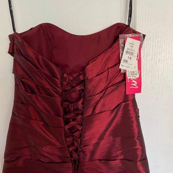 Floor length gown - Picture 3 of 3